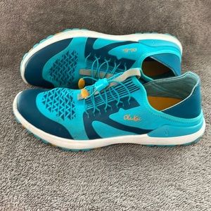 Olu Kai running shoes
